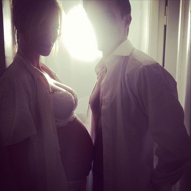 Nicole Neumann mostró su pancita en una producción hot con su marido