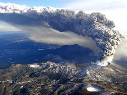 Alg_volcano_mt-shinmoedake