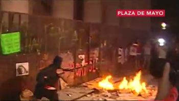 marcha de las mujeres: incidentes y corridas frente a la catedral marcha de las mujeres: incidentes y corridas frente a la catedral