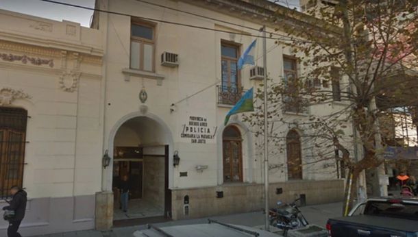 Ladrones vestidos de policías entraron a la comisaría de San Justo e hirieron a una oficial.