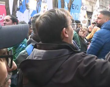 Así esperaban los militantes a Cristina en la sede del PJ