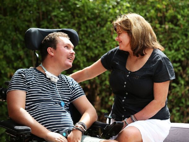 Australia: un joven murió tras quedar ocho años tetrapléjico por comer una babosa viva