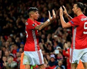 La celebración entre Rojos e Ibrahimovic tras el gol del argentino
