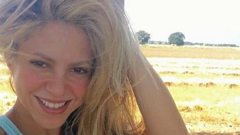 pique escracho a shakira sacandose una selfie: tardo media hora pique escracho a shakira sacandose una selfie: tardo media hora