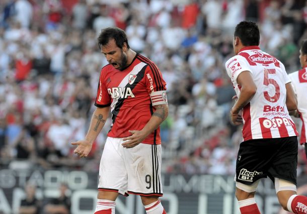 Sin continuidad, Cavenaghi analiza dejar River a mitad de año