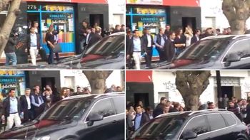 Mauricio Macri en el momento del escrache en Tigre Mauricio Macri en el momento del escrache en Tigre