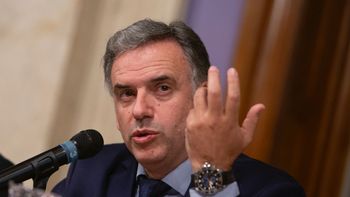 El precandidato presidencial del Frente Amplio, Yamandú Orsi, expuso sobre política exterior. El precandidato presidencial del Frente Amplio, Yamandú Orsi, expuso sobre política exterior.