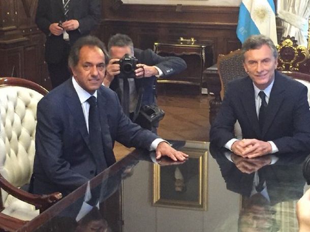 Scioli llegó a la Casa Rosada para reunirse con Macri