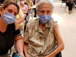Elena Pisani tiene 100 años y recibió su vacuna Sputnik V&nbsp;