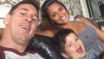 mira la selfie tomando mate de los messi mira la selfie tomando mate de los messi