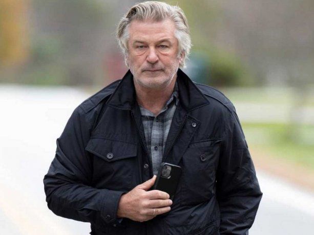 Fuerte multa a productora de Alec Baldwin por fallas en seguridad