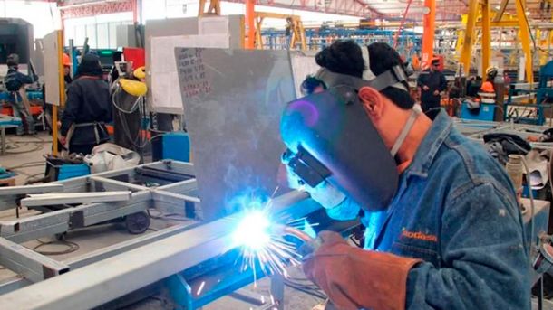Metalúrgicos: Antonio Caló acordó con empleados del sector pagar solo el 70% del sueldo a sus empleados