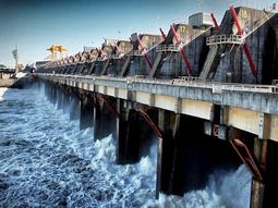 El Frente Amplio seguirá con la interpelación a los ministros por las irregularidades en la delegación uruguaya de Salto Grande. El Frente Amplio seguirá con la interpelación a los ministros por las irregularidades en la delegación uruguaya de Salto Grande.
