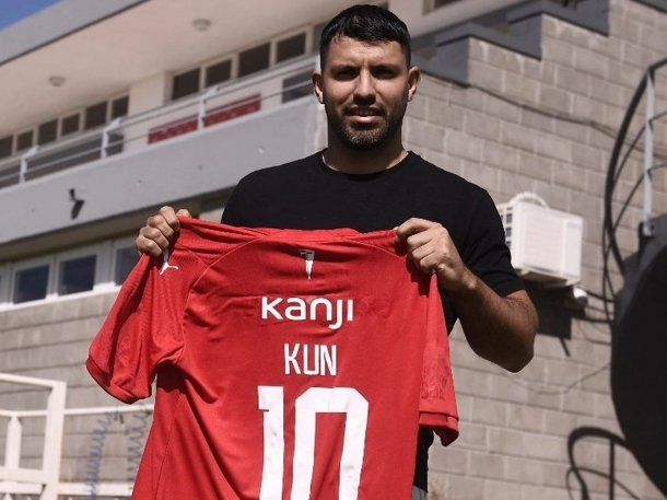 El Kun Agüero podría volver a jugar al fútbol, según su cardiólogo