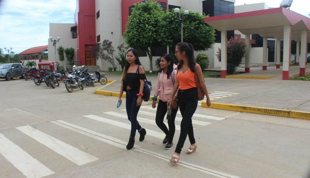 Las alumnas y los alumnos sufren la nueva presión por igual