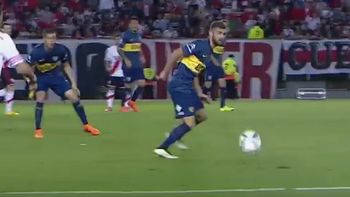 la polemica de la noche en el monumental: ¿fue mano de peruzzi? la polemica de la noche en el monumental: ¿fue mano de peruzzi?