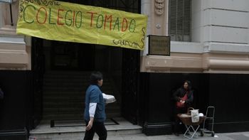 el nacional de buenos aires se sumo a la toma del pellegrini el nacional de buenos aires se sumo a la toma del pellegrini