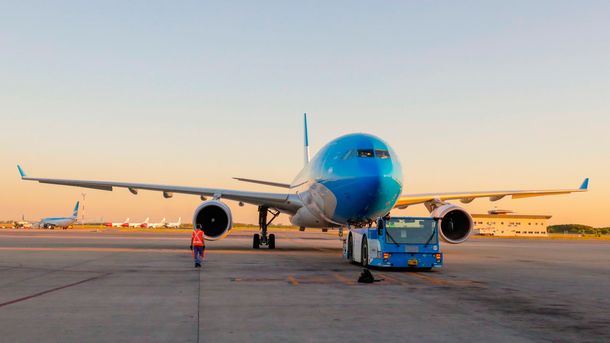 Partió el vuelo de Aerolíneas Argentinas para buscar el segundo cargamento de Sputnik V
