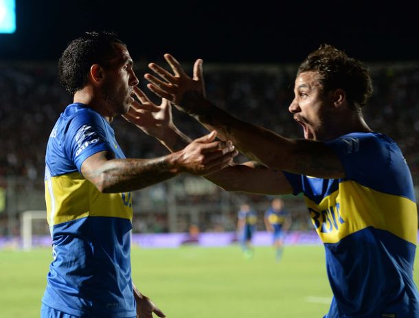 Boca le ganó a San Martín con gol de Tevez y Arruabarrena respira