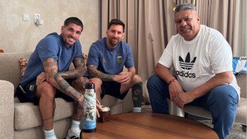 el ritual que no se rompe: messi, de paul y tapia renovaron la cabala antes del duelo con angola el ritual que no se rompe: messi, de paul y tapia renovaron la cabala antes del duelo con angola