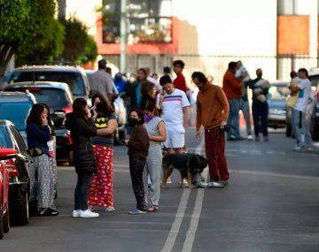 Susto en México por un fuerte terremoto: habitantes evacuaron edificios