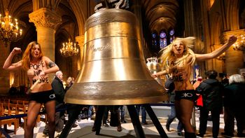 el video de feministas en topless contra el papa