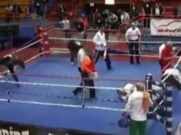 boxeador enloquecio y le dio una feroz golpiza al juez: fue suspendido de por vida boxeador enloquecio y le dio una feroz golpiza al juez: fue suspendido de por vida