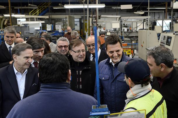 Massa encolumna a senadores y aliados del PJ con miras a 2017 y alerta a Cambiemos