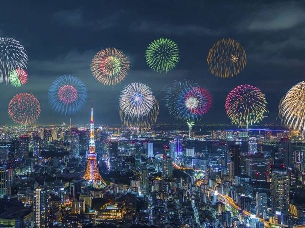 Danza de fuegos artificiales y Toshikoshi Soba de cena: así recibió Japón el 2026