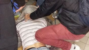 pervertido en el subte: detuvieron a un hombre que se masturbo sobre una mujer pervertido en el subte: detuvieron a un hombre que se masturbo sobre una mujer