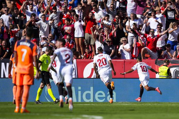 Sevilla goleó 4-1 al Barcelona y Matías Almeyda se llevó todos los elogios