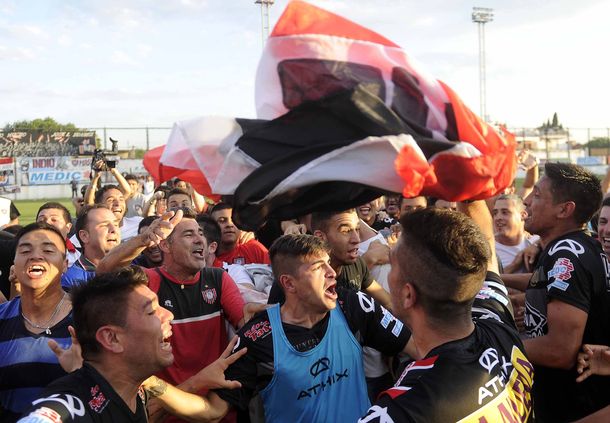 Chacarita ascendió al Nacional B tras quedar primero en su grupo