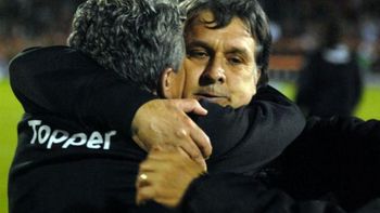 el plantel de newells visito a martino por la muerte de su padre el plantel de newells visito a martino por la muerte de su padre