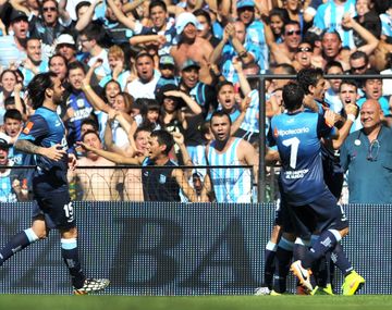 Racing le ganó a Banfield y sigue soñando