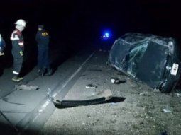 Cazaba pokemones mientras manejaba en la ruta, perdió el control del auto y murió