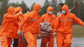 ya llevan recuperados 34 cuerpos del avion ya llevan recuperados 34 cuerpos del avion