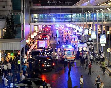 Cerca de 30 argentinos se salvaron de milagro del atentado suicida