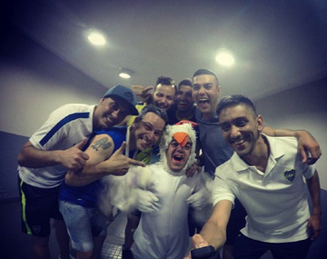 Los hinchas de Boca, con un enano