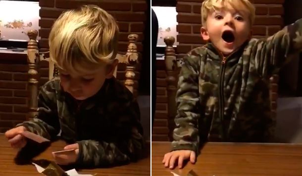 A este niño le tocó la figurita de Lionel Messi y tuvo una reacción increíble