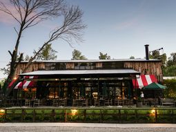 un restaurante de estilo rural, a minutos de la ciudad, donde se combina cocina de lujo, sustentabilidad y celebracion un restaurante de estilo rural, a minutos de la ciudad, donde se combina cocina de lujo, sustentabilidad y celebracion