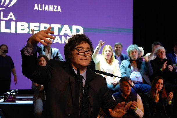 En pleno escándalo, Javier Milei encabeza una caravana libertaria por Lomas de Zamora
