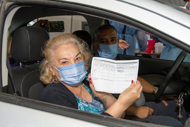 Comienzan a vacunar en farmacias de Córdoba: cómo sacar turno