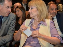 Yamandú Orsi no descartó una fórmula conjunta con Carolina Cosse tras la interna del FA. Yamandú Orsi no descartó una fórmula conjunta con Carolina Cosse tras la interna del FA.