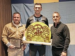 Boca homenajeó al Dibu en la previa del partido de la Selección ante Perú