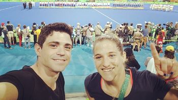 de oro a oro: paula pareto felicito a los leones de oro a oro: paula pareto felicito a los leones