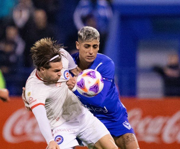 Liga Profesional de Fútbol: Argentinos venció en Liniers a Vélez, que sigue en el fondo