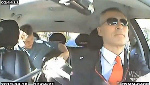 La campaña de un político-tachero que es furor en Youtube