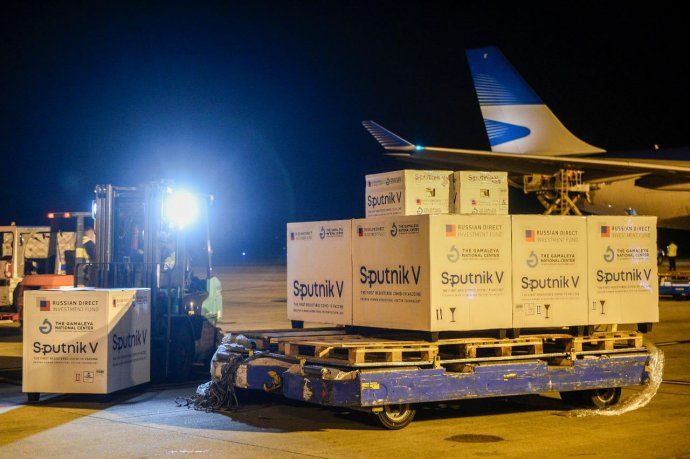 Llegó el vuelo de Aerolíneas Argentinas con otras 500 mil dosis de la vacuna Sputnik V