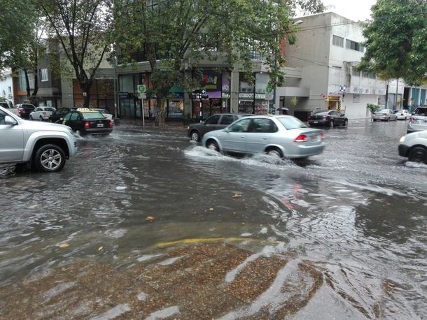 Las impactantes imágenes del  fuerte temporal en Mar del Plata