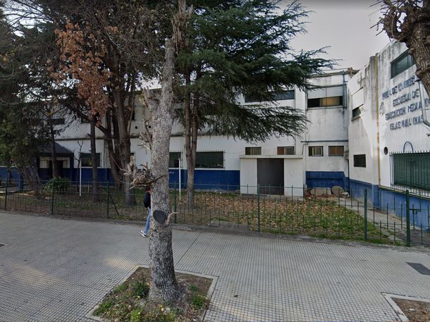 Escuela De Educación Secundaria Nº5 Islas Malvinas.